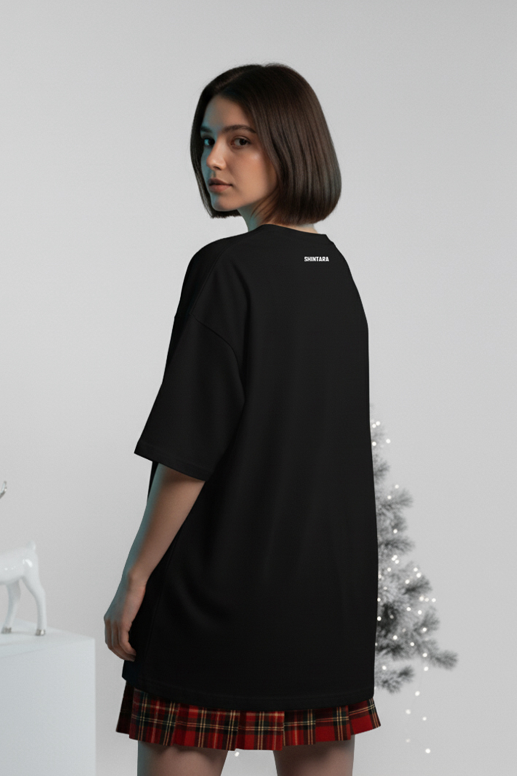 Camisetas Oversize Negra Totoro de Mujer