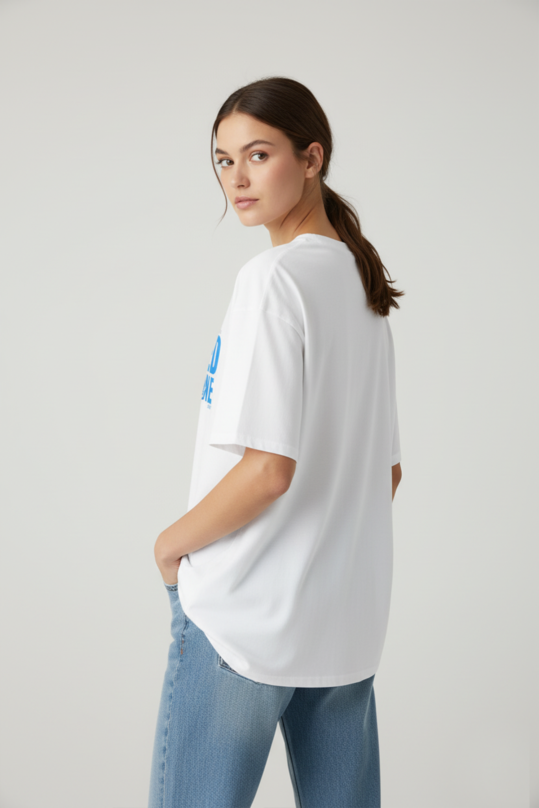 Camisetas Oversize Blanca Satoru Gojo de Jujutsu de mujer