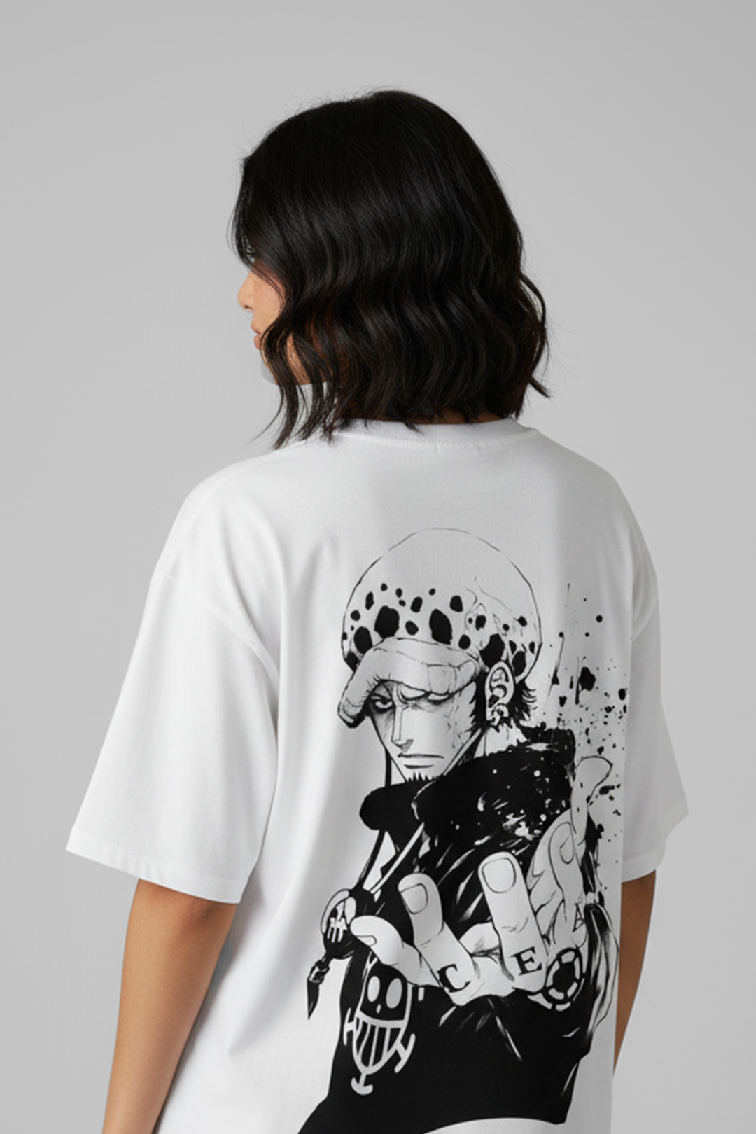 Camisetas Oversize Blanca Trafalgar Law de One Piece | Mujer