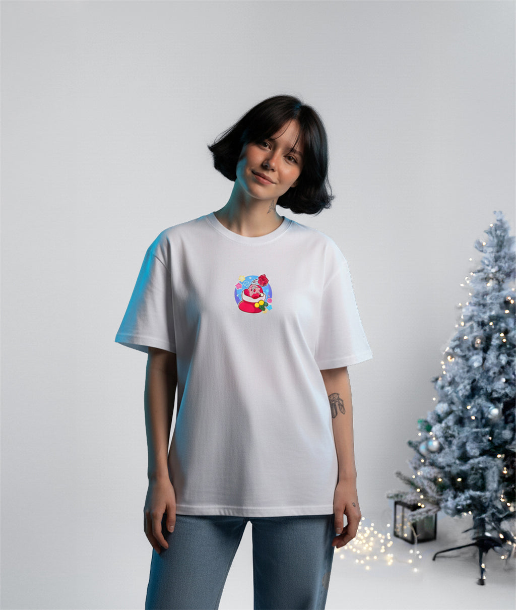 Camisetas Oversize Blanca Kirby Navideño de Unisex